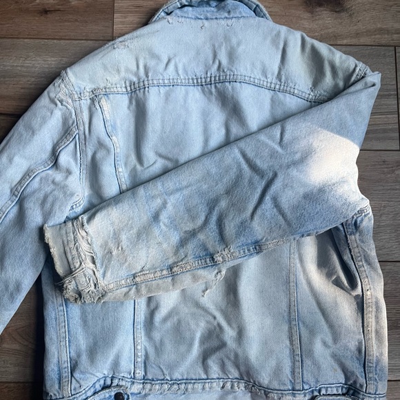 VINTAGE LEVI’S Denim Acid Wash Sherpa Jacket - Picture 4 of 5